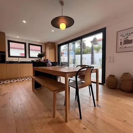 Contemporaine, Piscine Chauffee, Proche Ocean A - Fr-1-239-682 * Saint-Jean-de-Luz